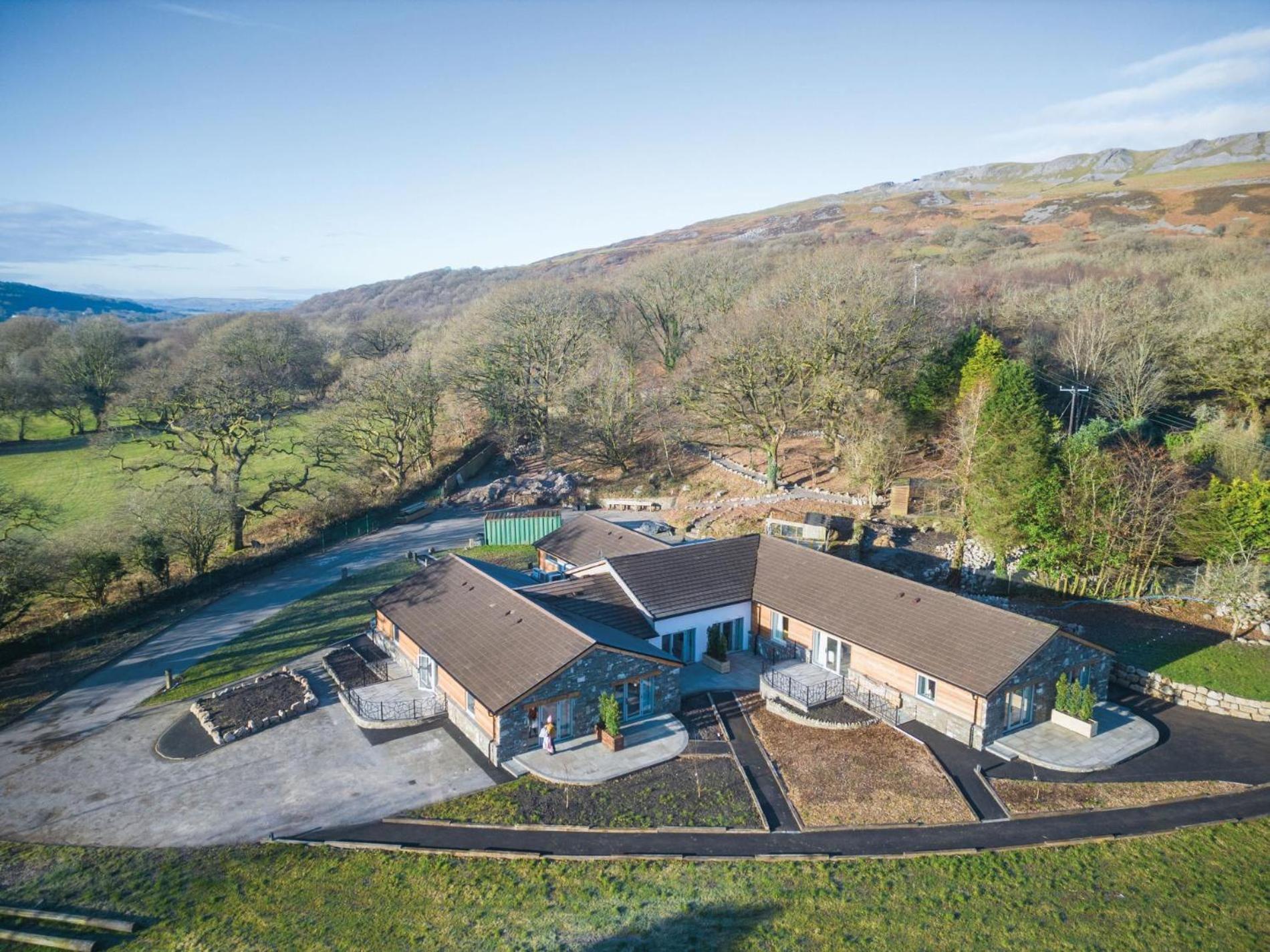 Suite 9 - Sleeping Giant Hotel - Pen Y Cae Inn เบรคอน ภายนอก รูปภาพ