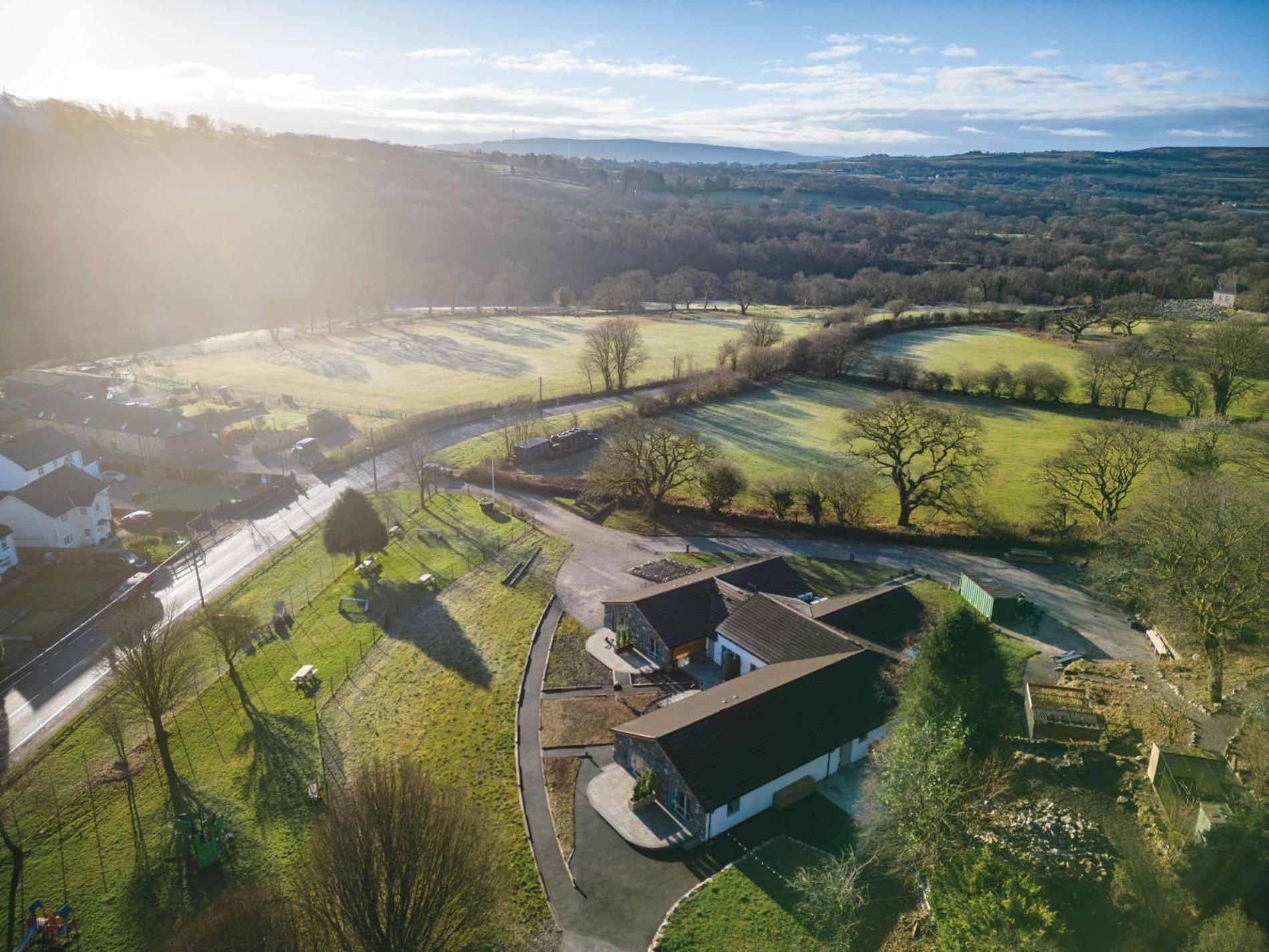 Suite 9 - Sleeping Giant Hotel - Pen Y Cae Inn เบรคอน ภายนอก รูปภาพ