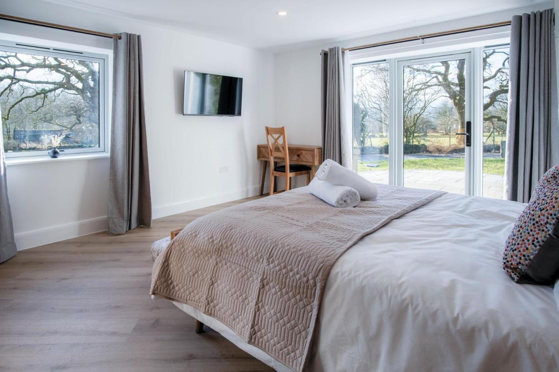 Suite 9 - Sleeping Giant Hotel - Pen Y Cae Inn เบรคอน ภายนอก รูปภาพ